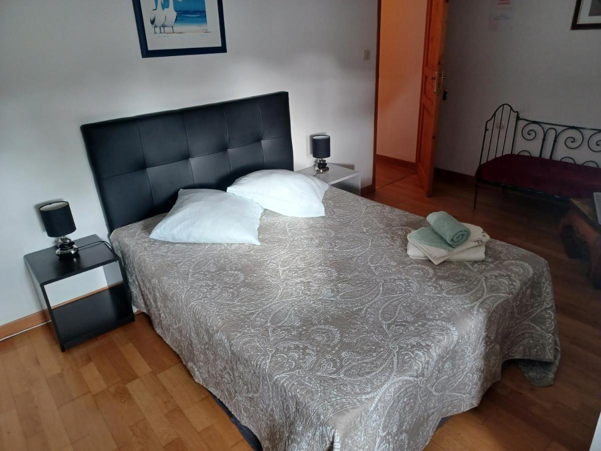 Bed and Breakfast La Haye Georget Feneu Экстерьер фото